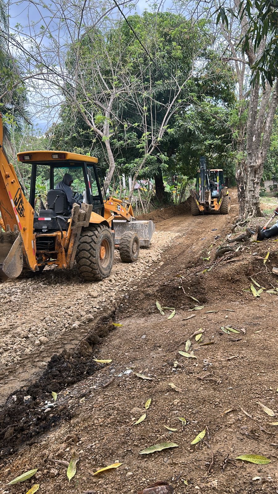 MEJORAS ACCESO CAMINO A CEMENTERIO DE LIMON DULCE